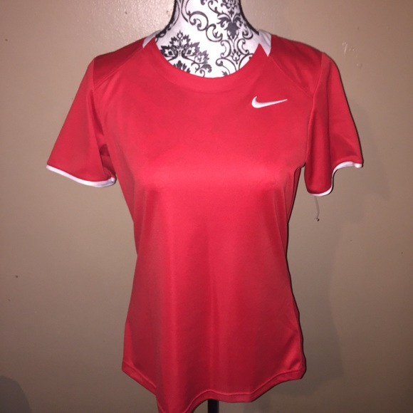 Nike Tops - Nike Athletic T-Shirt